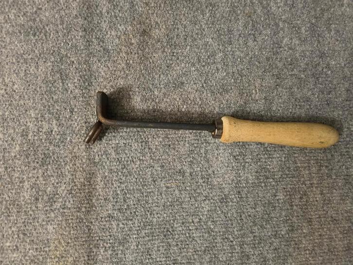 Oude gereedschap met houten handvat, Doe-het-zelf en Verbouw, Gereedschap | Handgereedschap, Gebruikt, Ophalen