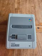 Tk: Super Nintendo Classic Mini, Spelcomputers en Games, Spelcomputers | Nintendo Super NES, Ophalen of Verzenden, Gebruikt, Met 2 controllers