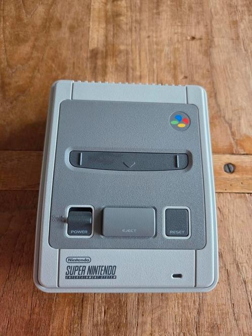 Tk: Super Nintendo Classic Mini, Spelcomputers en Games, Spelcomputers | Nintendo Super NES, Gebruikt, Met 2 controllers, Met games