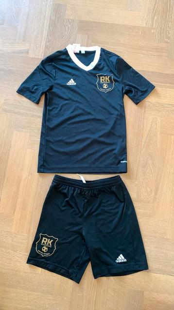Richard Knopper football academy Adidas kledingset   mt 152 beschikbaar voor biedingen
