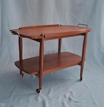 Vintage Trolleytafel Johan Wulfers  beschikbaar voor biedingen