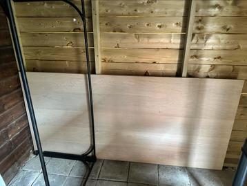 Houte & staal eettafel