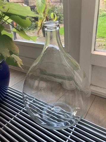 Grote oude glazen gistfles, fles, vaas, 15 liter beschikbaar voor biedingen