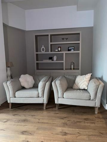 Twee comfortabele fauteuils – beige/lichtgrijs (per stoel)