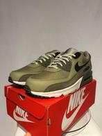 NIEUW IN DOOS! Maat 51,5 - Nike Air Max 90 Neutral Olive, Kleding | Heren, Schoenen, Overige kleuren, Verzenden, Nike, Nieuw