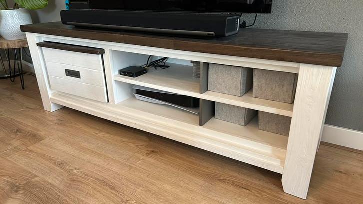 Zeer net televisiemeubel - Henders & Hazel Velasco, Huis en Inrichting, Kasten | Televisiemeubels, Zo goed als nieuw, Minder dan 100 cm