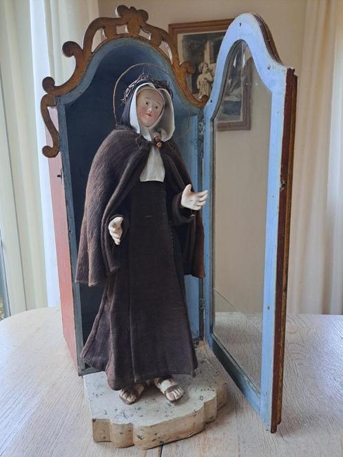Antiek Heiligbeeld van Santa Veronica Giulana met Kapel, Antiek en Kunst, Antiek | Religie, Ophalen