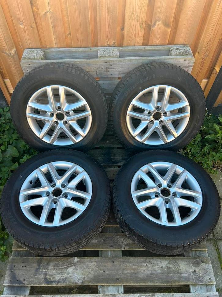 Originele Volkswagen Tiguan 5x112 16 Inch Winter, Auto-onderdelen, Banden en Velgen, Banden en Velgen, Winterbanden, 16 inch, 215 mm