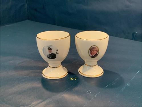 2 Frika Porcelain fine bone China egg holder, Huis en Inrichting, Keuken | Servies, Zo goed als nieuw, Overige stijlen, Ophalen of Verzenden