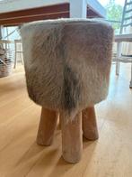 Leuk krukje met vacht, Huis en Inrichting, Krukjes, Ophalen, Zo goed als nieuw, Hout