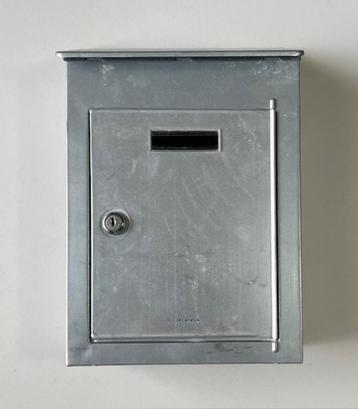 Vintage Franse gegalvaniseerd metalen brievenbus Decayeux beschikbaar voor biedingen