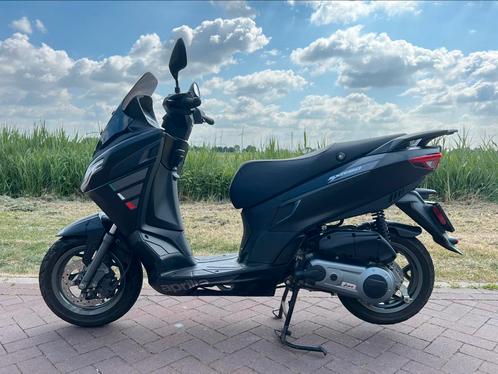 Aprilia SXR50 (2023/ 4.573km), Fietsen en Brommers, Scooters | Aprilia, Zo goed als nieuw, Overige modellen, Maximaal 45 km/u