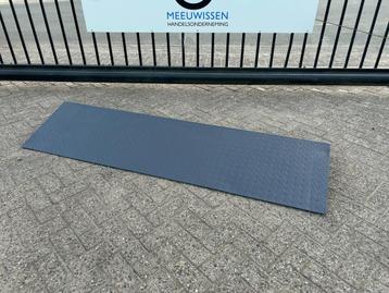 Container oprijplaat/rijplaat/oprij plaat/drempel gebruikt  beschikbaar voor biedingen