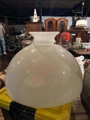 Lampenkap melkglas beschikbaar voor biedingen