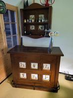 Nostalgische thuis bar met achterwand 3 krukken en tapkraan., Ophalen