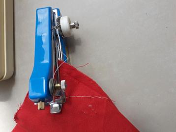 Handnaaimachine (klein) beschikbaar voor biedingen