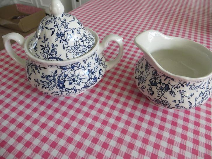 roomstel/suikerpot/Royal Tudor/Rosemarie/Thee/Melk kannetje, Huis en Inrichting, Keuken | Servies, Zo goed als nieuw, Overige typen