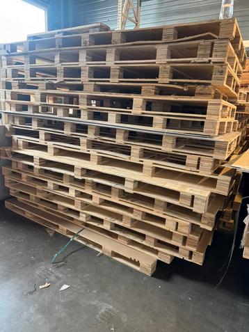 Pallets, 260x120cm. 30stuks beschikbaar voor biedingen