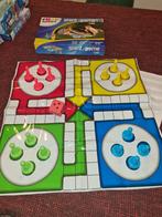 Spel:   Mens erger je niet - Unieke Versie, Hobby en Vrije tijd, Gezelschapsspellen | Bordspellen, Een of twee spelers, Ophalen of Verzenden