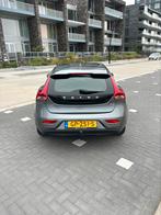 Volvo V40 2.0 D2 120PK 2015 Grijs, Auto's, Origineel Nederlands, Te koop, Zilver of Grijs, 5 stoelen