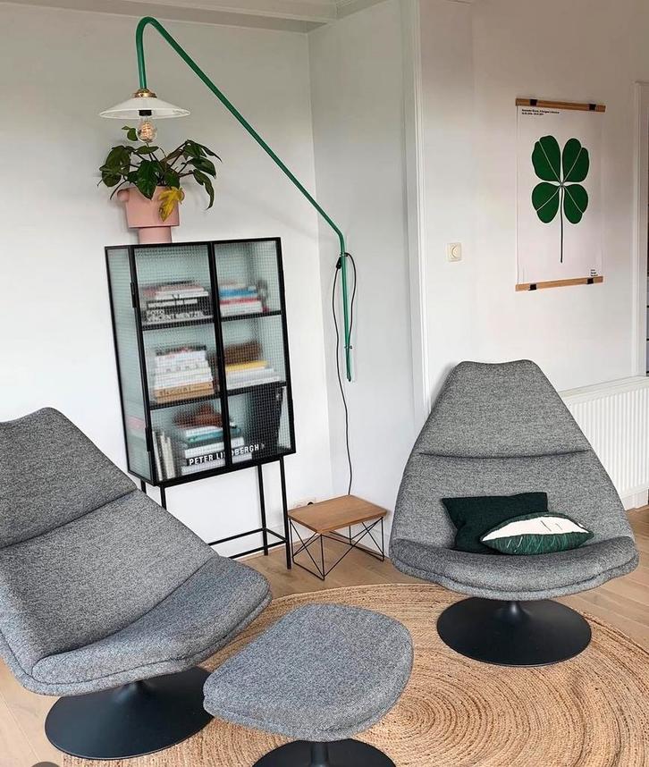 2 Artifort F510 draaifauteuils met ottoman, Huis en Inrichting, Fauteuils, Gebruikt, 75 tot 100 cm, Ophalen