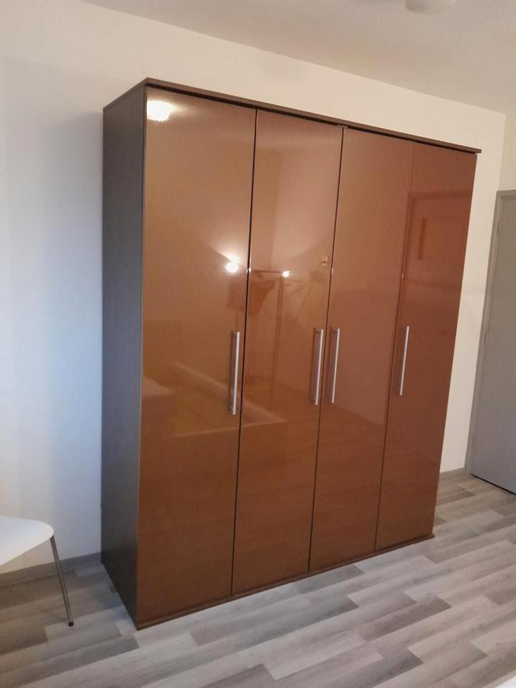 Geen lijken in deze kast.Wel meer dan voldoende opbergruimte, Huis en Inrichting, Kasten | Kledingkasten, Gebruikt, 200 cm of meer