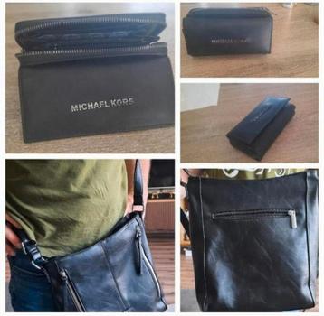 Set . Leren zwarte tas met grijze Michael kors portomonee. 