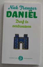 Bijbelstudieboek Daniël Durf te vertrouwen (Niek Tramper), Ophalen of Verzenden, Zo goed als nieuw