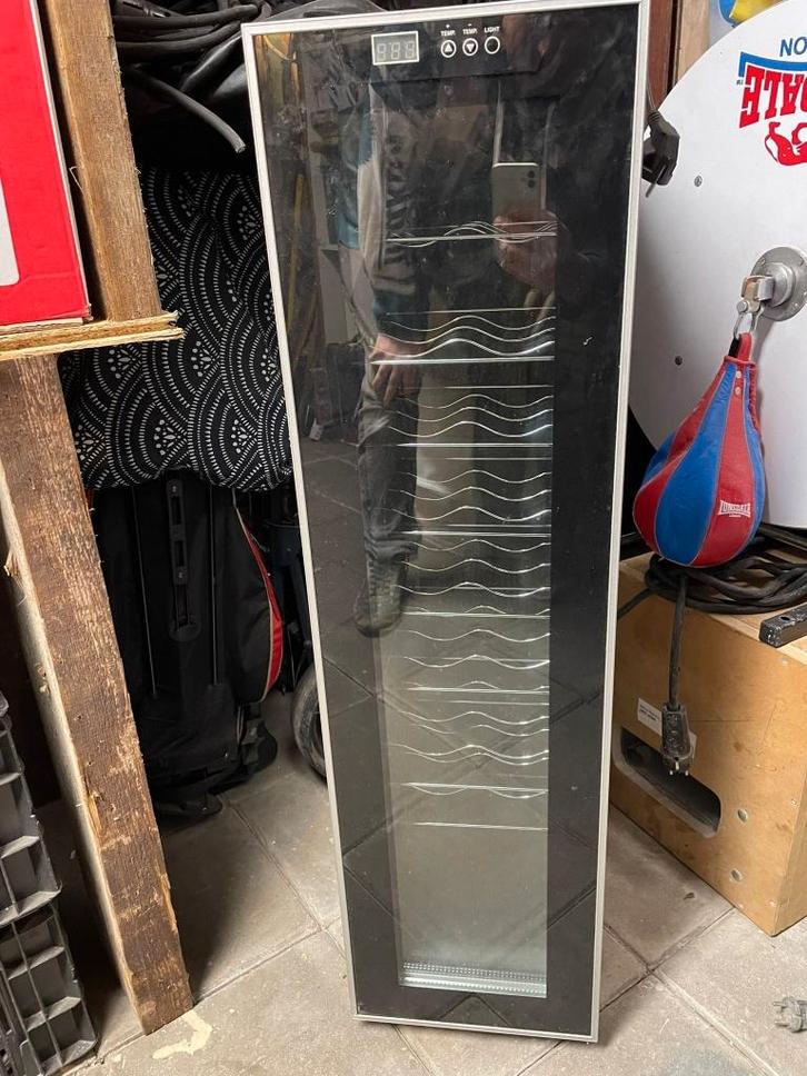 wijnklimaatkast, Huis en Inrichting, Woonaccessoires | Wijnrekken, Zo goed als nieuw, 75 cm of meer, Overige materialen, 15 tot 25 flessen