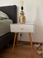 Leuke Ananas Lamp - Gratis Afhalen!, Huis en Inrichting, Slaapkamer | Nachtkastjes, Ophalen, Overige materialen, Gebruikt, Minder dan 45 cm
