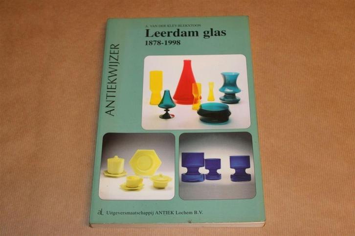 Naslagwerk - Leerdam Glas 1878-1998, Antiek en Kunst, Antiek | Glas en Kristal, Ophalen of Verzenden