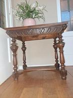 Antiek tafeltje met houtsnijwerk, Ophalen