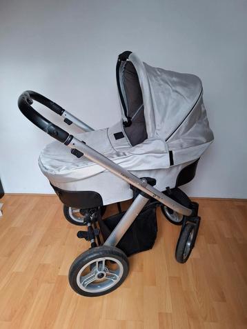 Mutsy transit kinderwagen.  beschikbaar voor biedingen