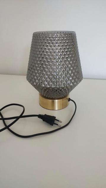 Leuke tafellamp  beschikbaar voor biedingen