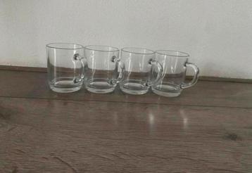 Set van 4 glazen met oortjes - in perfecte staat beschikbaar voor biedingen