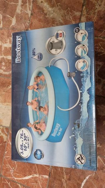 Bestway zwembad rond 305 incl pomp nieuw in doos beschikbaar voor biedingen