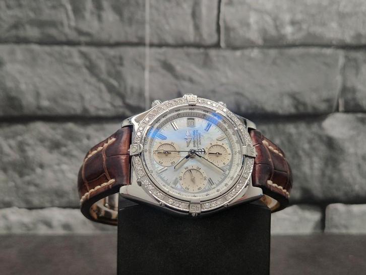 Breitling Chronomat 39mm, MOP dial, diamond bezel, 2 bandjes, Sieraden, Tassen en Uiterlijk, Horloges | Heren, Gebruikt, Polshorloge