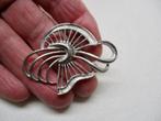 Zilverkleurige vintage Broche fantasie model mat/glanzend, Sieraden, Tassen en Uiterlijk, Antieke sieraden, Verzenden, Overige materialen