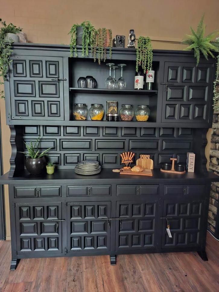 Mooi grote spaanse buffetkast, Huis en Inrichting, Kasten | Buffetkasten, Zo goed als nieuw, Ophalen of Verzenden