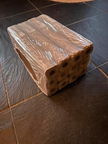 Houtbrikketten te koop - Pini Kay Hardhout | Topkwaliteit  beschikbaar voor biedingen