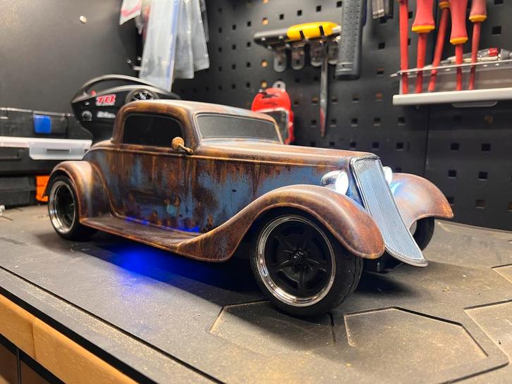 Traxxas Factory Five Hotrod 1935 met custom patina kap., Hobby en Vrije tijd, Modelbouw | Radiografisch | Auto's, Zo goed als nieuw