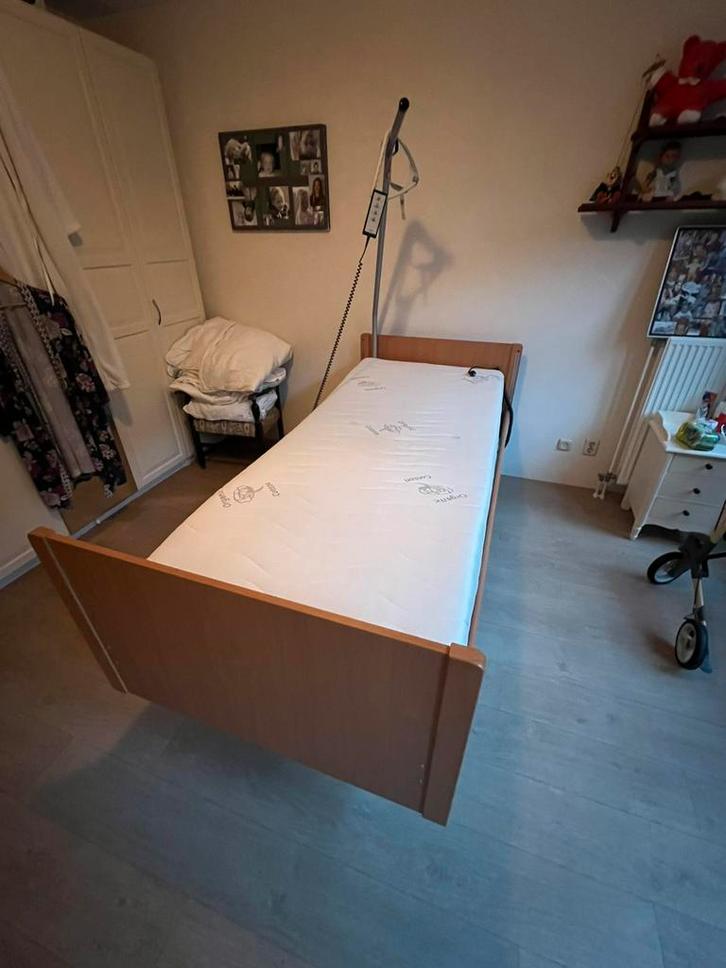 Beatrix hooglaagbed 90x220cm z.g.a.n., Huis en Inrichting, Slaapkamer | Bedden, Zo goed als nieuw, Eenpersoons, 90 cm, Hout, Ophalen