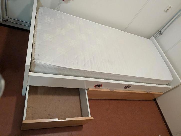 Twin bed frame with storage space, Huis en Inrichting, Slaapkamer | Matrassen en Bedbodems, Gebruikt, 90 cm, 190 cm of minder