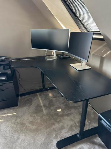 Hoekbureau van Ikea
