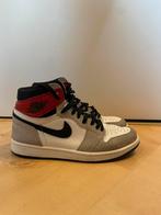 Nike Air Jordan 1 High “Light Smoke Grey” maat 43., Wit, Nike, Ophalen of Verzenden, Sneakers of Gympen