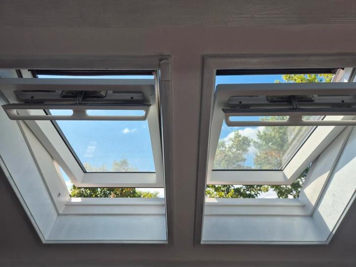 VELUX Dakramen – 4 Stuks GGU-C02 55x78cm, Doe-het-zelf en Verbouw, Glas en Ramen, Zo goed als nieuw, Dakraam, Minder dan 80 cm
