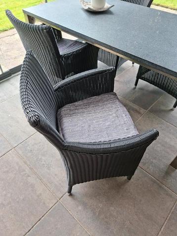4 tuinstoelen  beschikbaar voor biedingen
