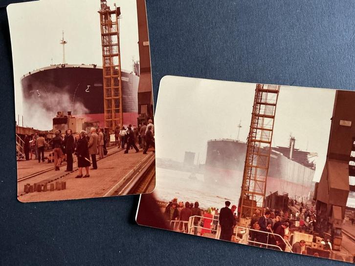 Werf Verolme, waterlating schip Maasbracht - 2 foto's, Verzamelen, Scheepvaart, Gebruikt, Verzenden