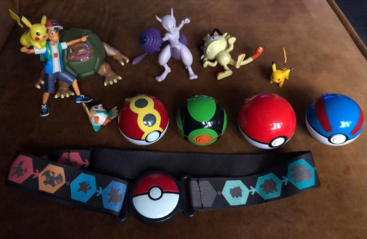 Pokémon Figuren Ash&Pikachu en 4 Clip&Go Pokéballs met riem., Kinderen en Baby's, Speelgoed | Actiefiguren, Gebruikt, Ophalen of Verzenden