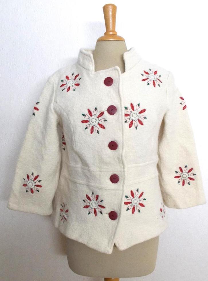 Mooi beige/rood folklore vilt/wollen hand gemaakt jasje! L, Kleding | Dames, Jasjes, Kostuums en Pakken, Zo goed als nieuw, Jasje